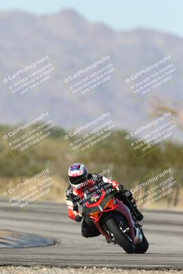 media/Dec-01-2025-Moto Forza (Mon) [[2daa91e15f]]/2-Intermediate Group/Session 3 (Turn 3)/